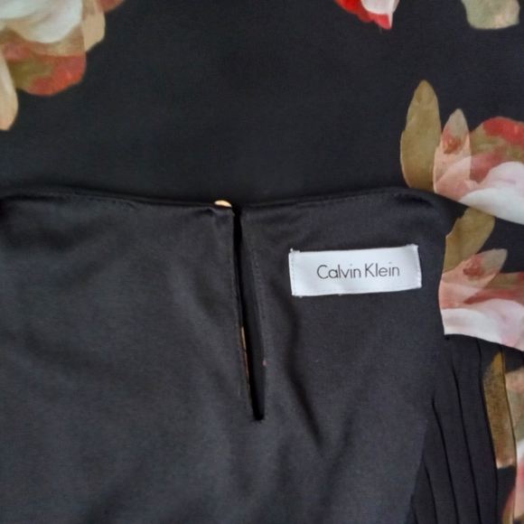 Calvin Klein Pleated Floral Sleeveless Top XL - Picture 5 of 5